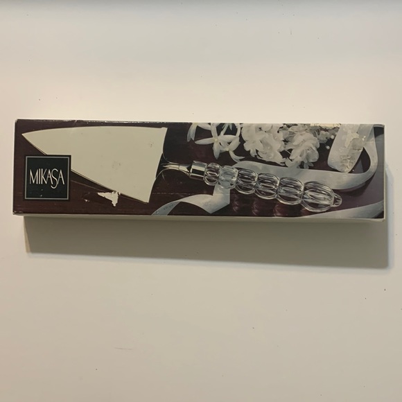 Mikasa Cake Server like New in Box - Picture 1 of 6